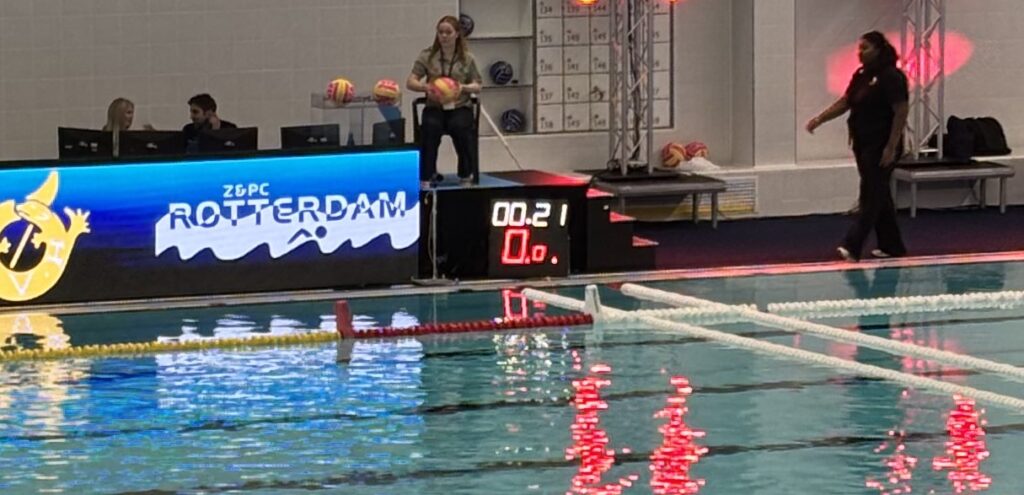 Z&PC Logo bij world aquatics
